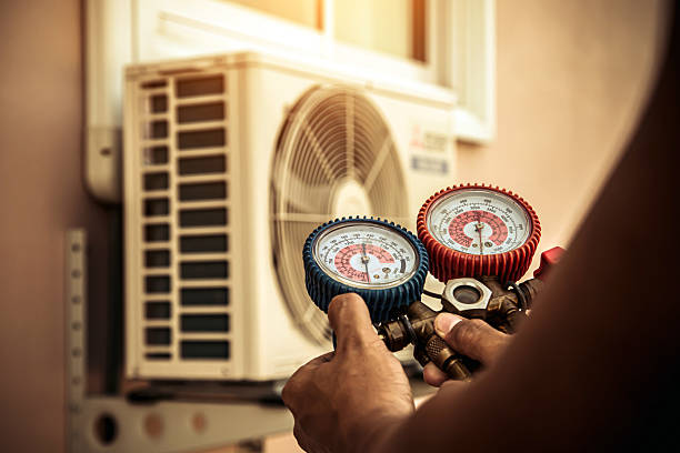 Professional Ductwork Repair technician working in Larchmont, NY
